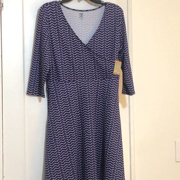 Wrap Front Dress Size M 3/4 Sleeves Stretch Travel Favorite - Picture 5 of 11